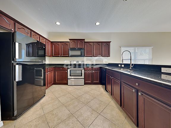 3rd image of 5545 Shasta Daisy Pl