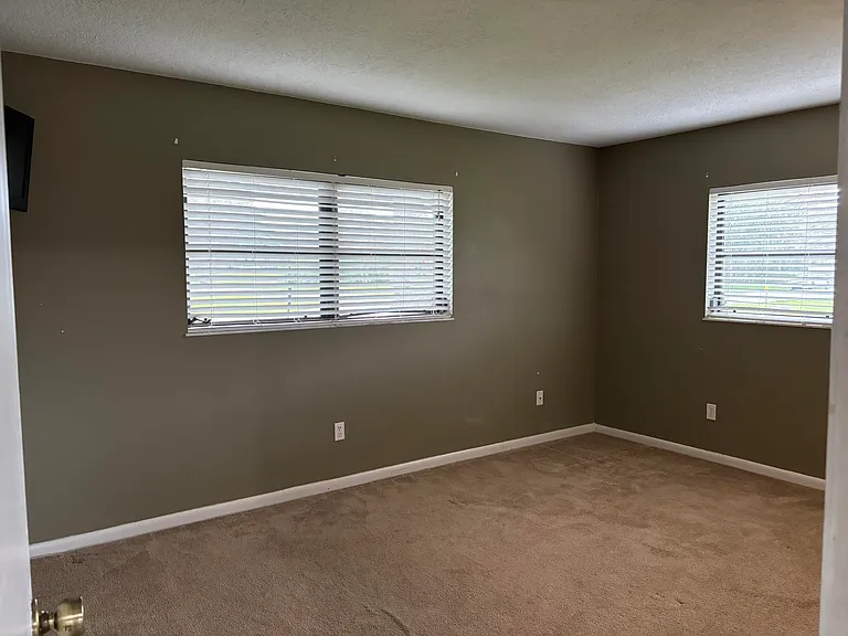 202 SW Crescent Ave — Photo 14