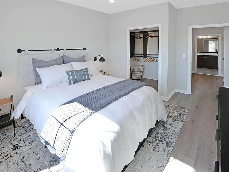 310 Berkeley Ln — Photo 10