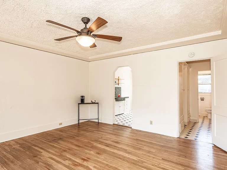 2631 NW Upshur St — Photo 6