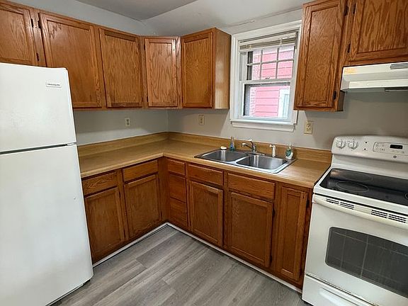 4th image of 1943 New Hackensack Rd #1D