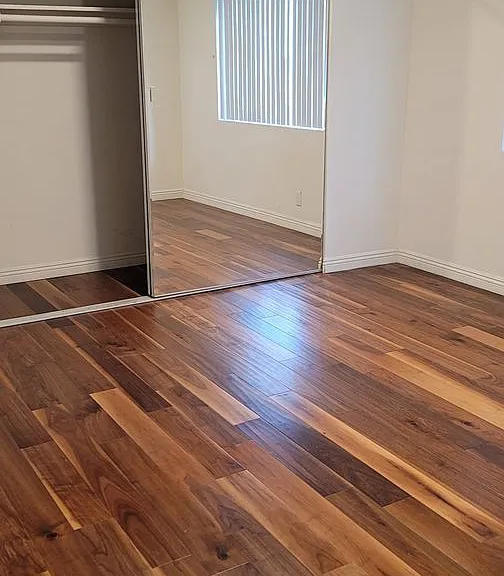 117 - Martel Apartments — Photo 1