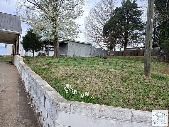 4th image of 76 9th St