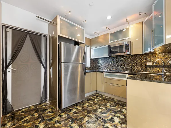 1901 Voorhies Avenue image 1 of 24