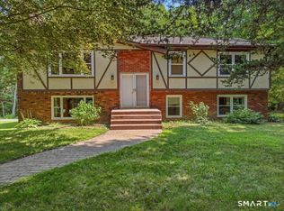 7 Ivy Ct, Colchester, CT 06415