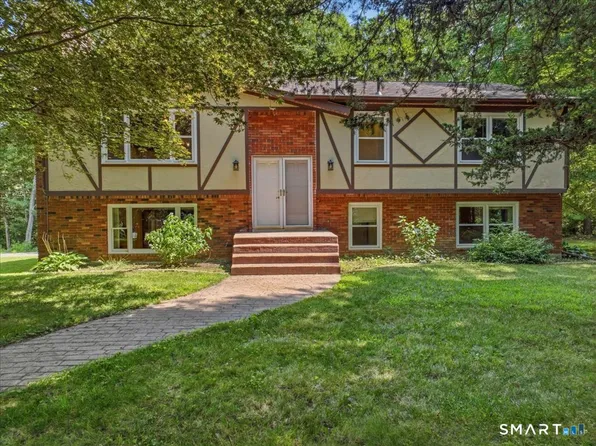 7 Ivy Court, Colchester, CT 06415