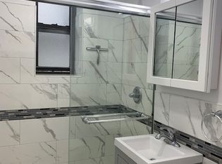 3279 30th St, Astoria, NY 11106