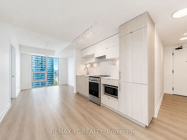 100 Queen St E #2515 — Photo 3