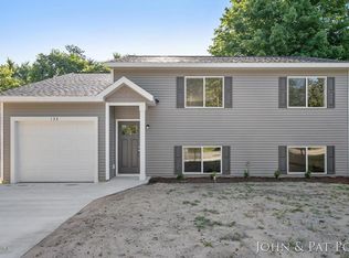 132 S Grant St NE, Cedar Springs, MI 49319