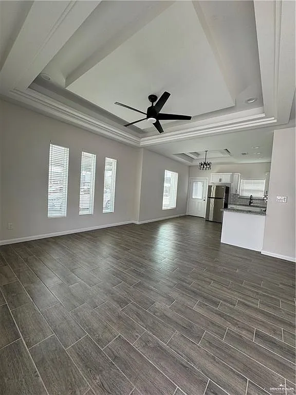 Building Photo - 400 Rafael Dr #3
