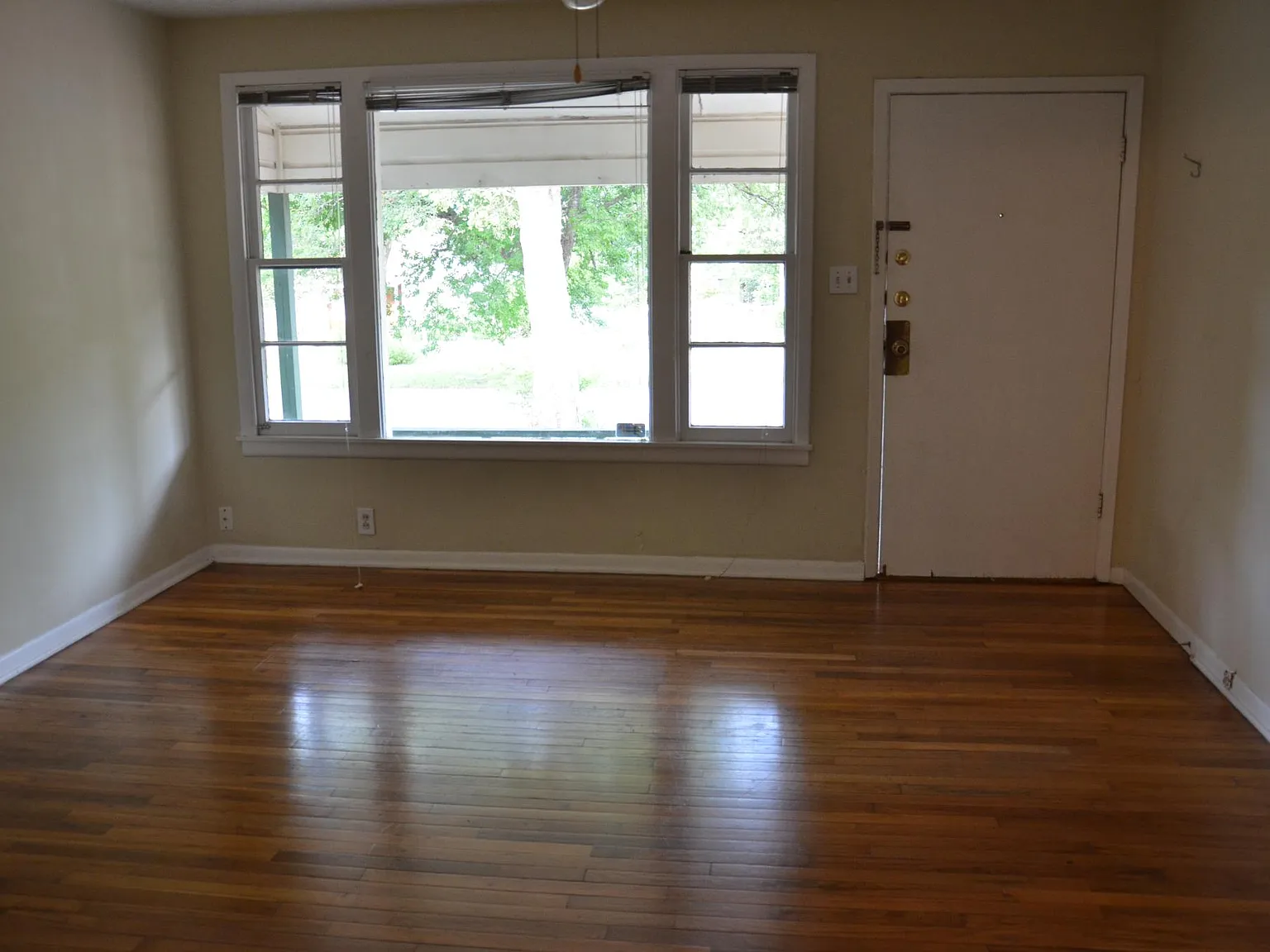 3 bed, 1100 sqft, $1,675 — Photo 3