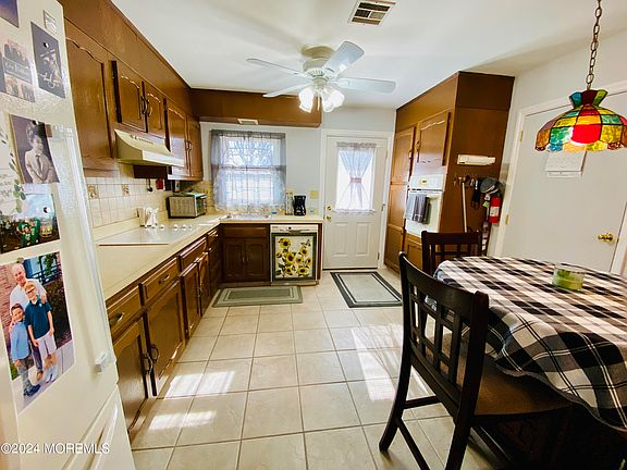 4th image of 833C Inverness Court