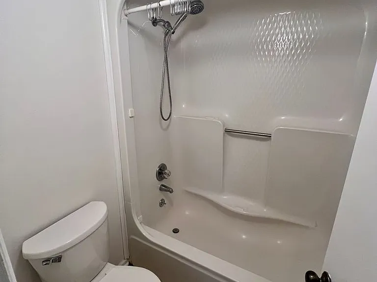 1402 Northgate Dr — Photo 12
