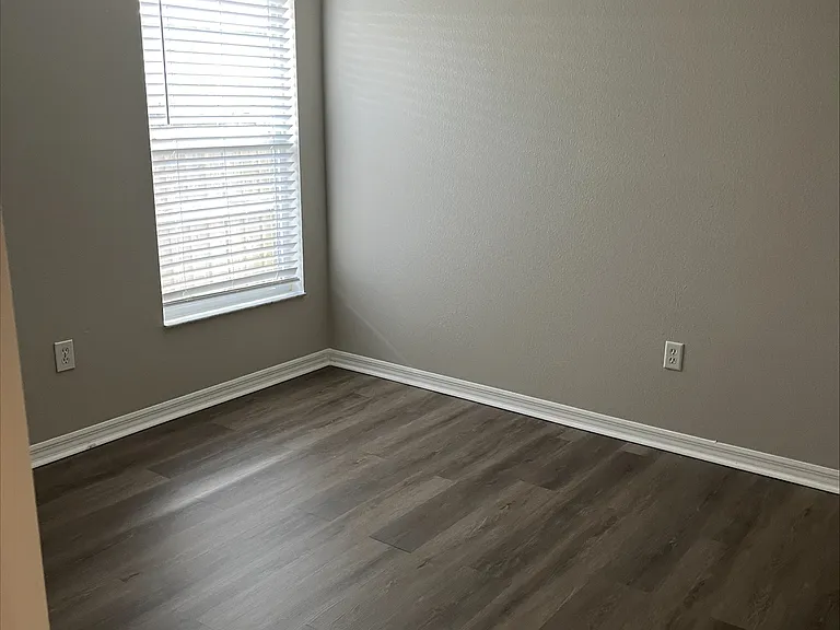 10644 Leader Ln — Photo 7