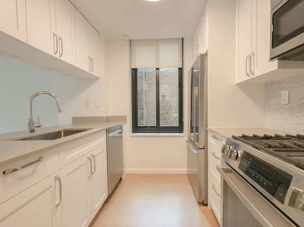 180 West 20th Street image 3 of 15