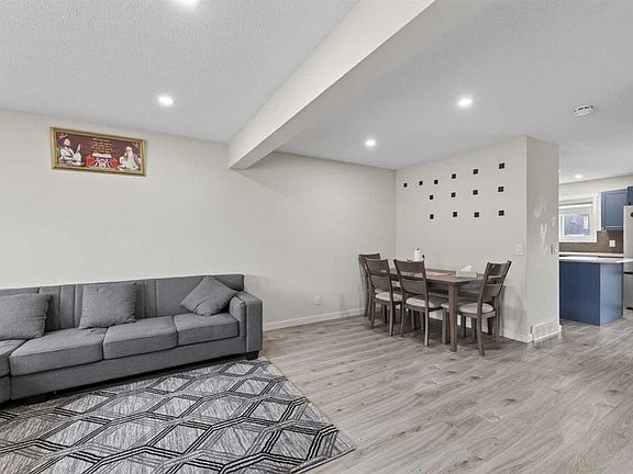 5th image of 8474 E Saddleridge Dr NE