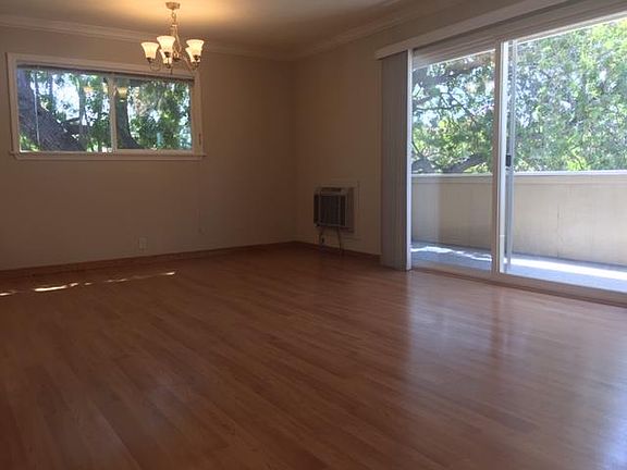 3rd image of 20651 Park Cir E APT 3