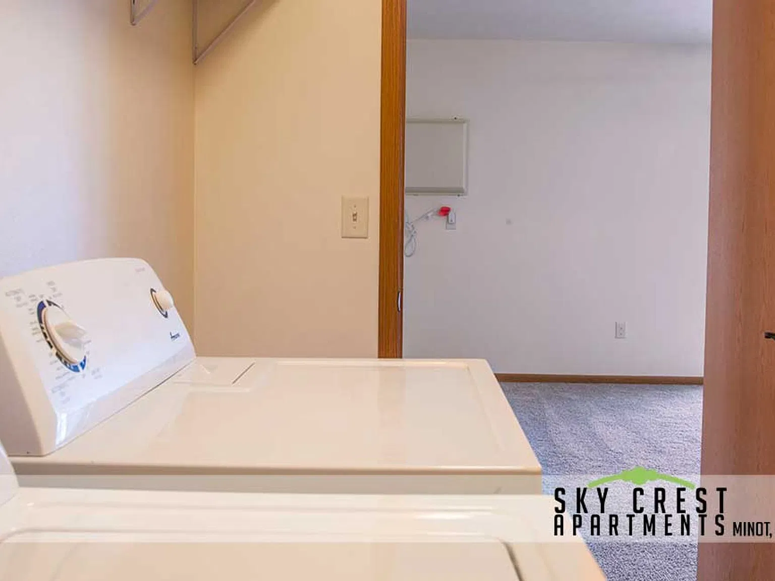 Skycrest Apartments- Pet Friendly and Wifi Included! — Photo 2