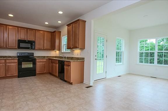 Cobblestone Crossing LOT 20 - Ready NOW!