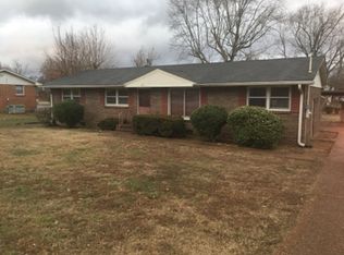 413 Oakdale Dr, Lebanon, TN 37087