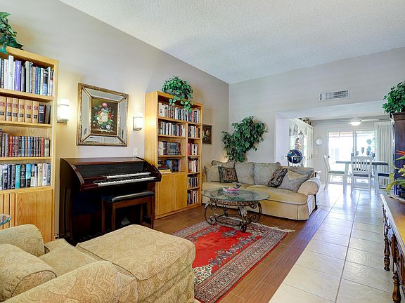 4th image of 10013 W Sandstone Dr