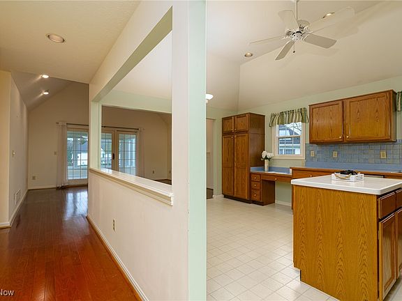 5th image of 18 Nantucket Row