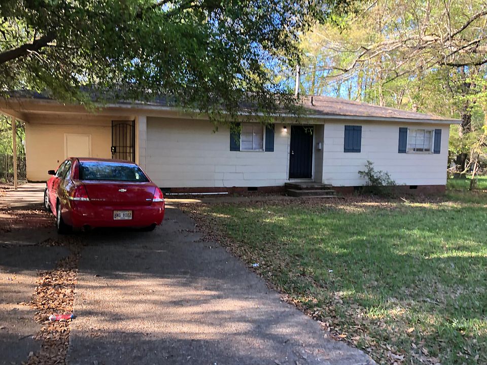 1st image of 1015 Woody Dr