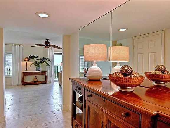 5th image of 1616 Ocean Dr APT 401