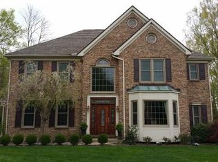 215 Springhouse Dr, Springboro, OH 45066
