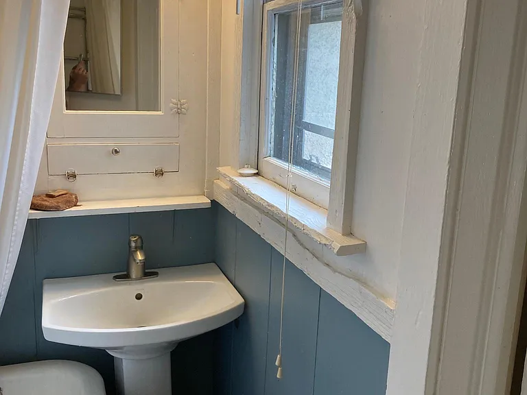 120 N Chestnut St — Photo 17