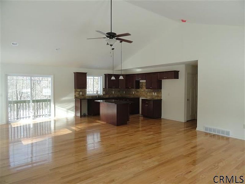 5th image of 150 ASHDOWN Road