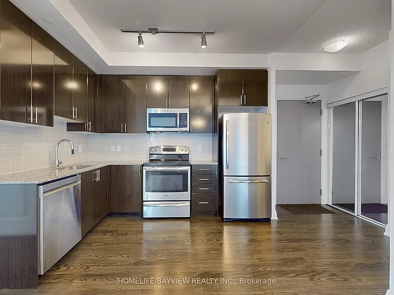 7167 Yonge St #1212 — Photo 12