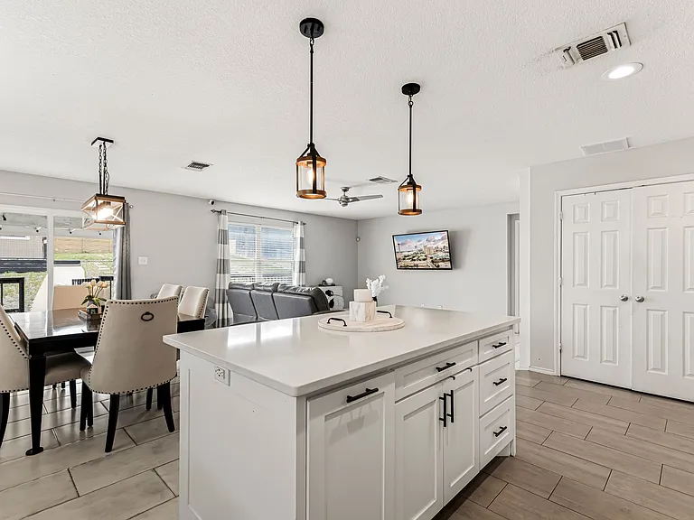 20803 Cape Coral — Photo 2