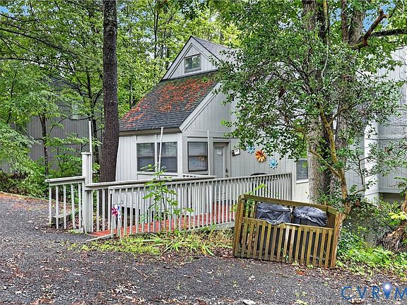 2nd image of 388 Spitz Ln #B