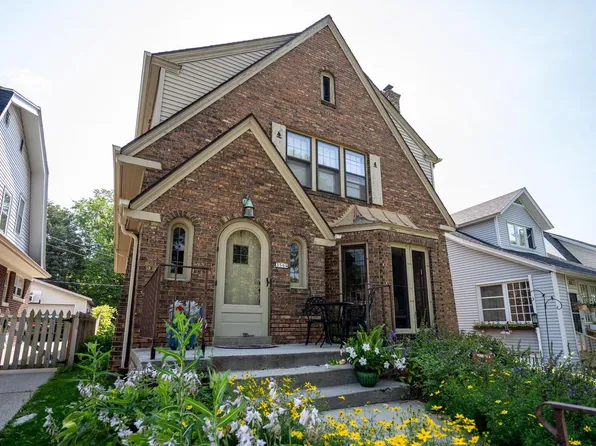 3564 North Murray AVENUE, Shorewood, WI 53211