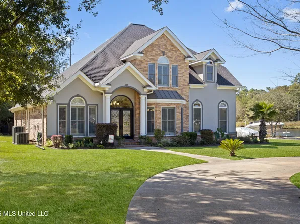 12555 S Lake Forest Dr, Gulfport, MS 39503