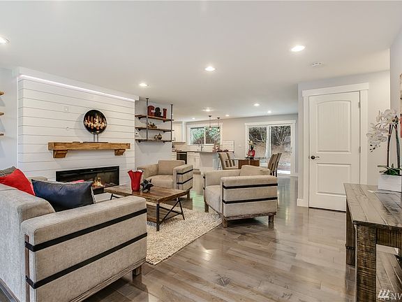 2nd image of 5421 159th Pl NE