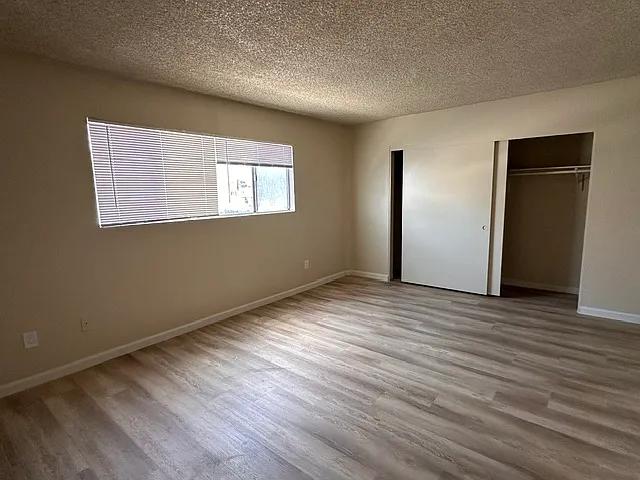2 bed, 1.5 bath, 1124 sqft, $2,400 — Photo 3