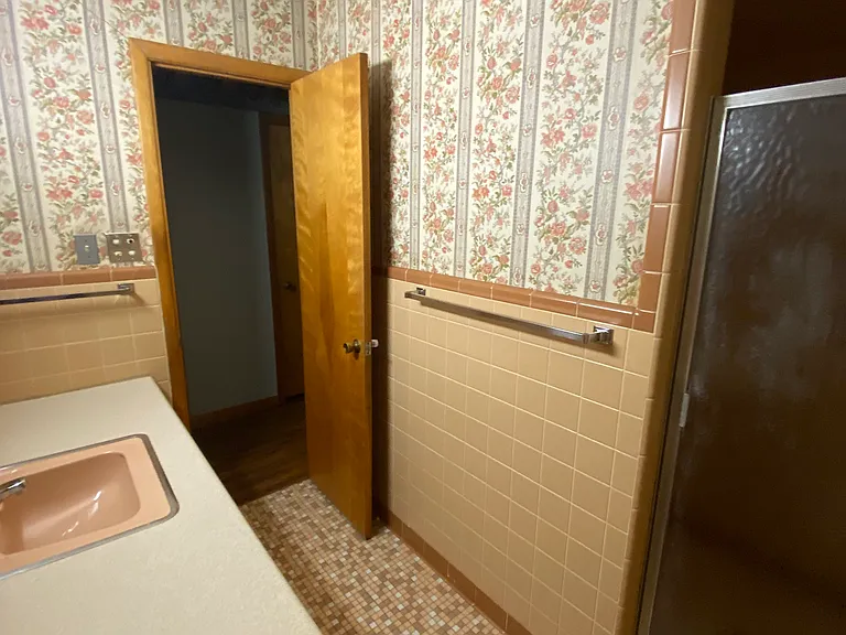 505 S Elm St — Photo 14