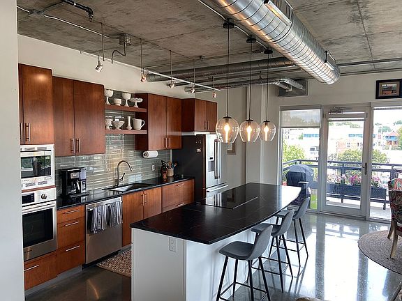 4th image of 4141 Pennsylvania Ave APT 303