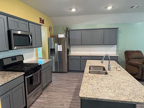 4th image of 12823 Fowler Dr