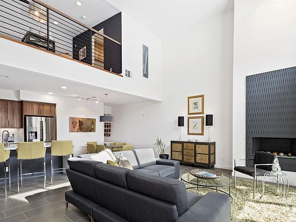 2nd image of 885 Oceo Cir N
