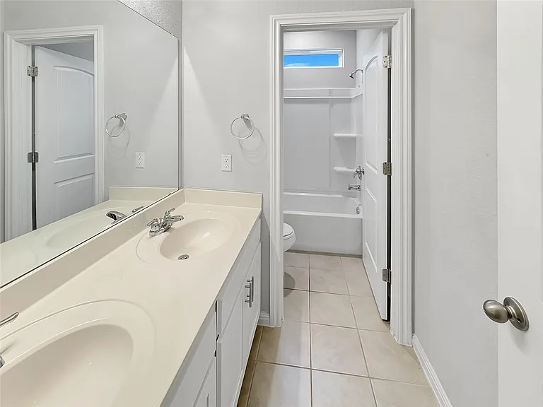 1916 Blue River Dr — Photo 15