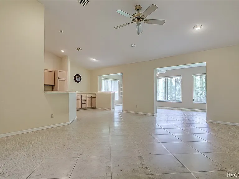 12 Anton Ct — Photo 2