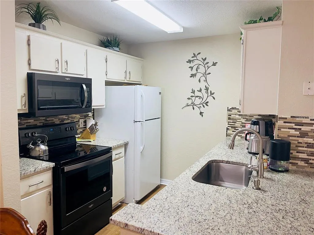 2 bed, 2.0 bath, 1006 sqft, $2,250 — Photo 4