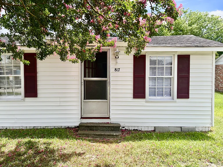 817 State St — Photo 1