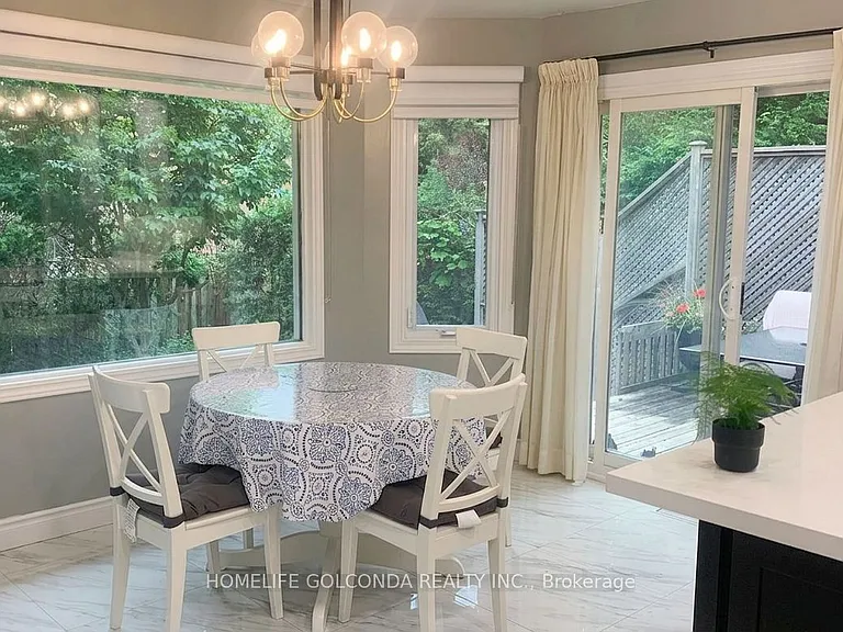 55 Leighland Dr #UPPER — Photo 2