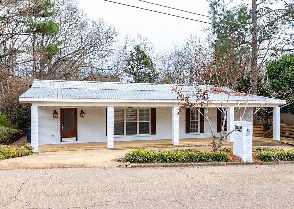 1st image of 1207 Beanland Dr