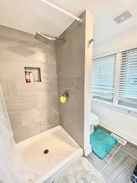 298-300 Wilson Ave #300B photo 1
