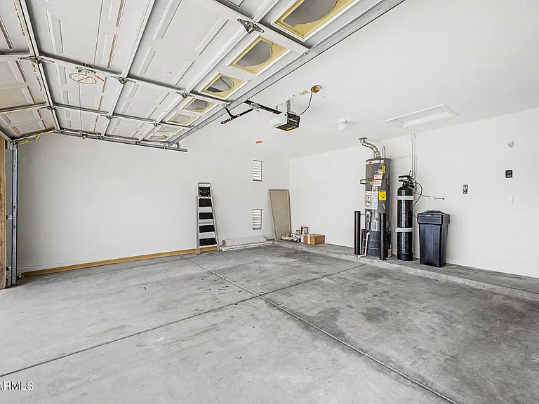 3290 E Juanita Ave — Photo 25